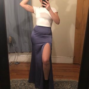 Elegant maxi skirt w/ high slit